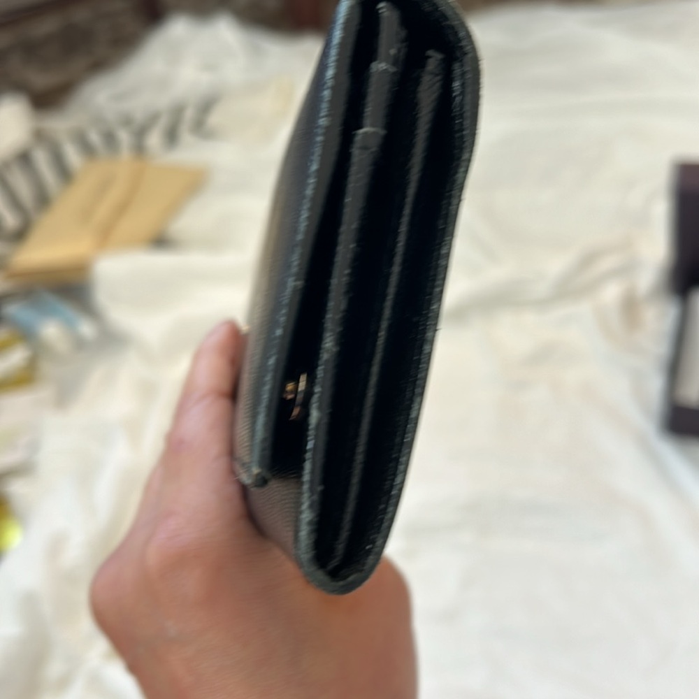 Classy Prada black saffiano leather long wallet - Picture 4 of 5